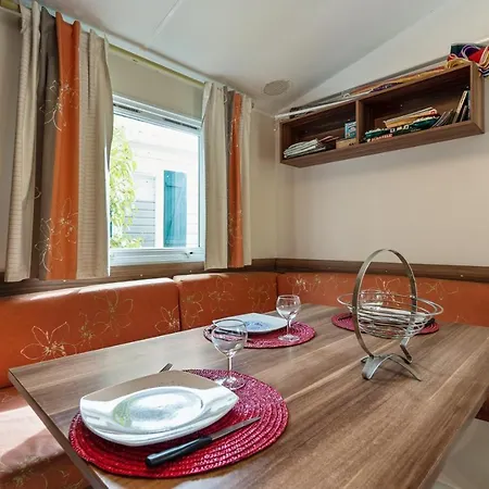 Convivial Pres De Sete Avec Piscine Partagee * Meze