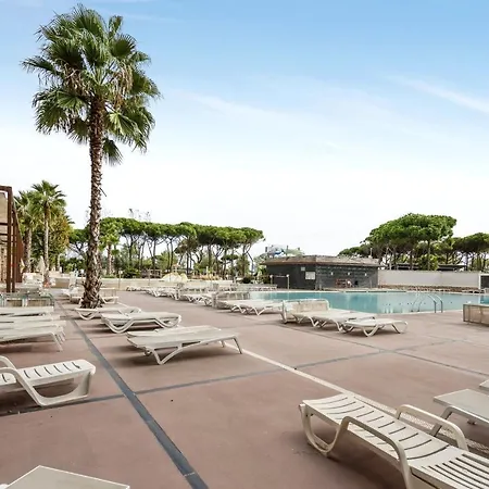 Convivial Pres De Sete Avec Piscine Partagee Vakantiehuis