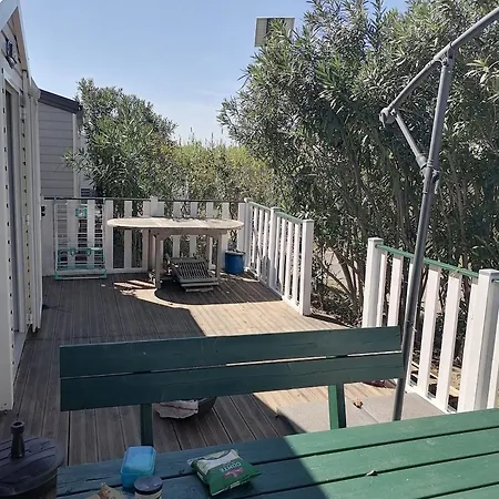 Convivial Pres De Sete Avec Piscine Partagee